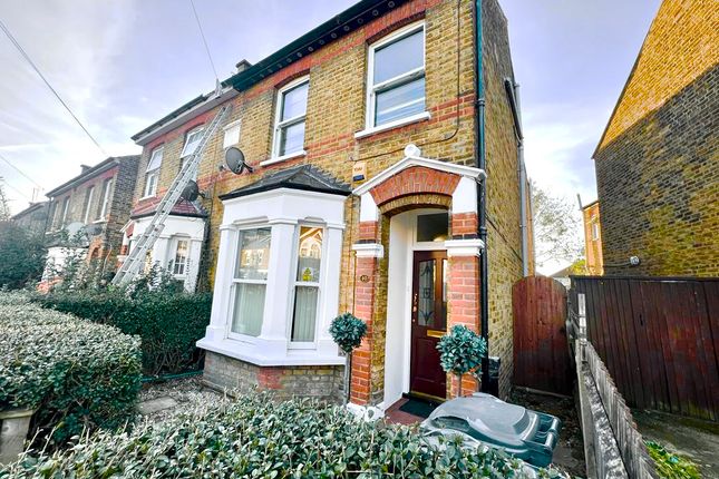 Flat to rent in Alexandra Road, Hounslow