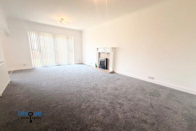 8, Troon Avenue, Thornton-Cleveleys photo 2