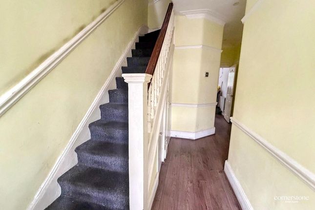 8, Wharfedale Gardens, Thornton Heath photo 2