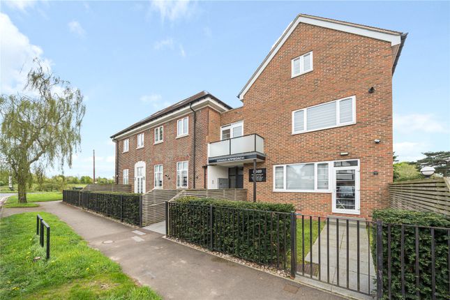 Flat 8 Grand Approach, 2, Bathurst Walk, Buckinghamshire photo 4