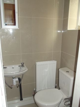 72 Ladybarn Lane, Fallowfield photo 3