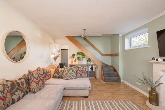 11, Sycamore Avenue, Horsham photo 2