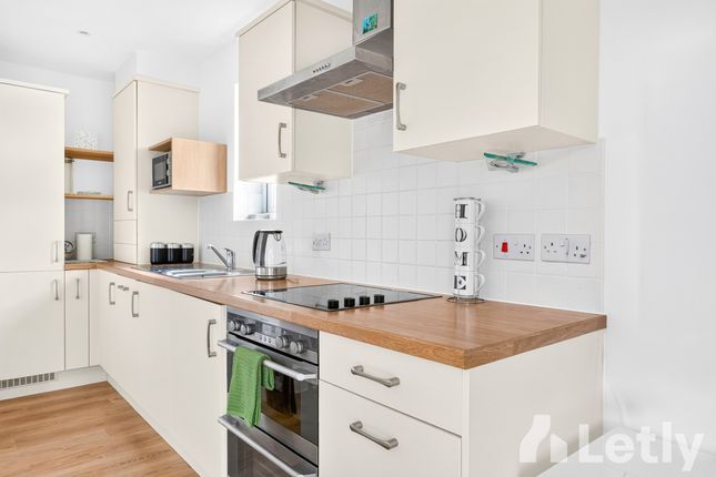 46, St. Catherines Close, London photo 4