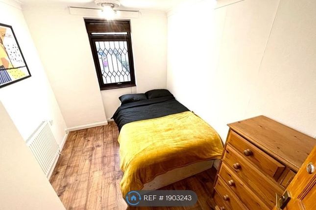 Thumbnail Room to rent in Manchester Road, London