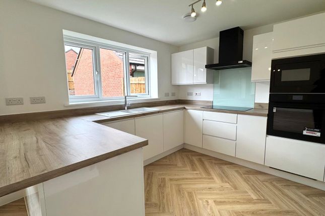 98, William Onions Grove, Telford photo 3