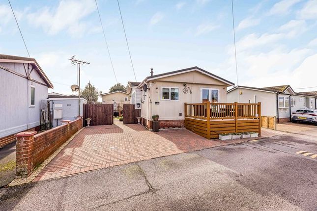 2-bed caravan on 22, Nutbourne Park, Chichester, £250,000