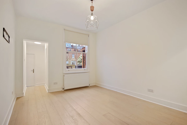 2 41, Gladsmuir Road, London photo 2