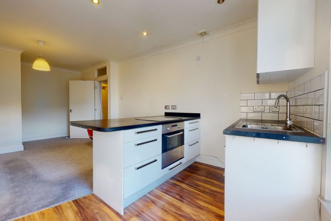 Flat for sale in Western Road, City Centre, Brighton