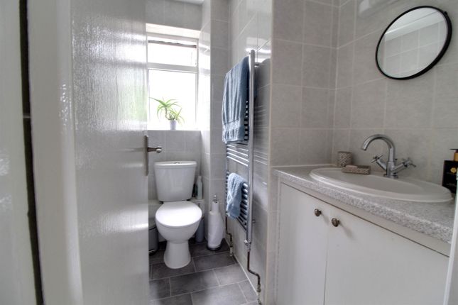 8, Valley Fields Crescent, Enfield photo 5