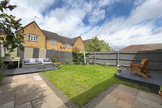 27, Bunting Drive, Leighton Buzzard photo 3