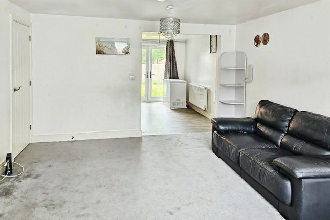 19, Lingard Street, Burslem, Stoke-on-trent photo 4