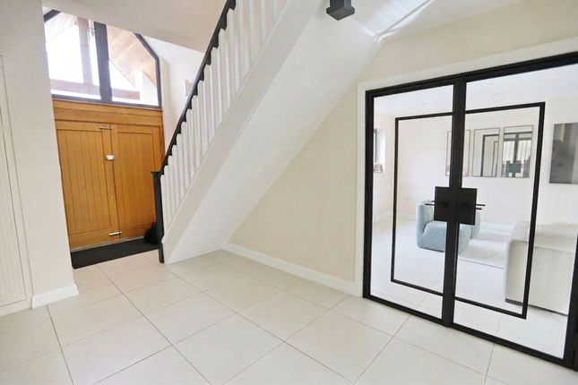 65 Shrewsbury Road, Manchester photo 3