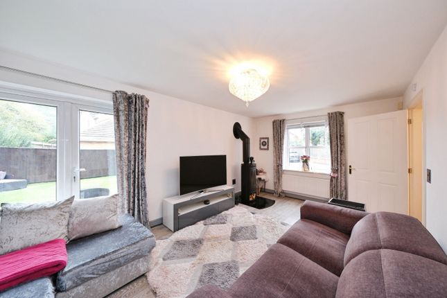 7, Willow Gardens, Sutton-in-ashfield photo 3