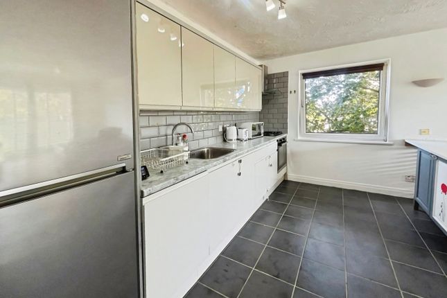Flat 9, Westbourne House, Wheatlands, Hounslow photo 2