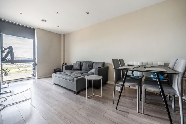 Apartment 707 Park Central, 11, Jesse Hartley Way, Liverpool photo 3