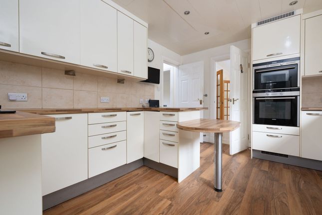 46 Leapmoor Drive, Wemyss Bay photo 2