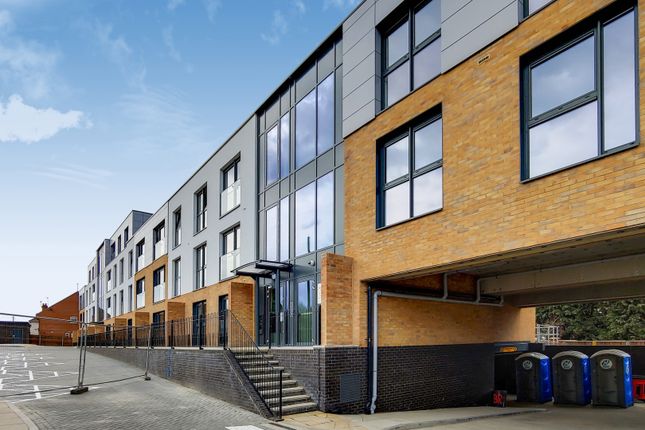 2 bedroom flat for sale in Boyn Valley Road, Maidenhead