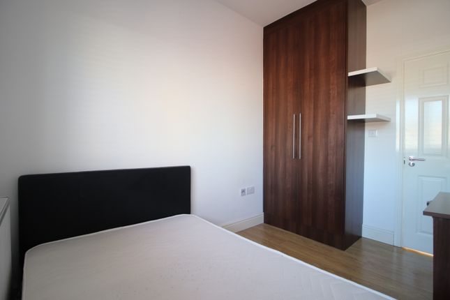 Room 1 4 Priory Street, Bedford photo 5