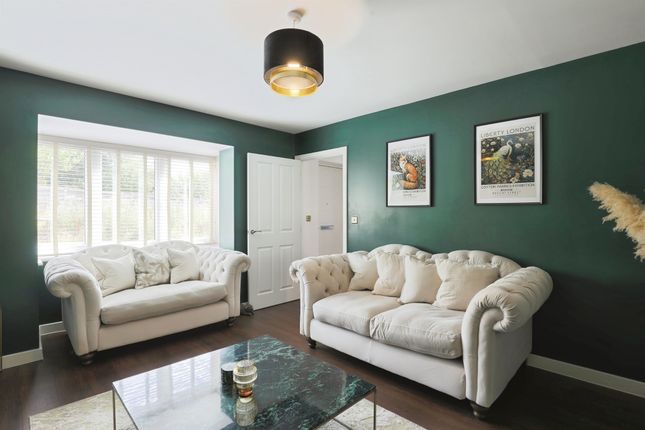 31, Daffodil Drive, Lydney photo 2