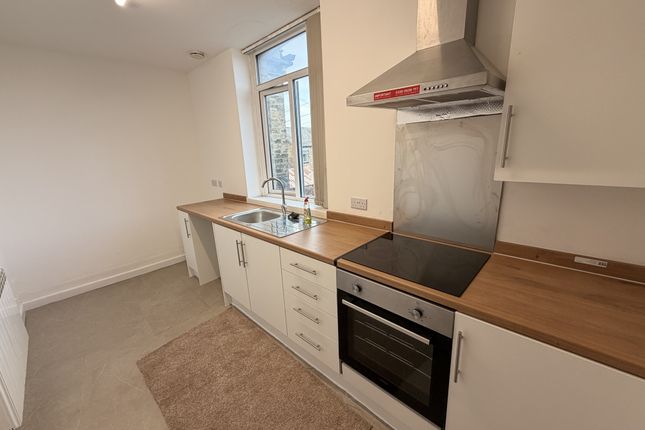 769b, Wakefield Road, Bradford photo 2