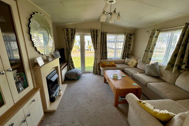 23, Essex Road, Hoddesdon photo 2