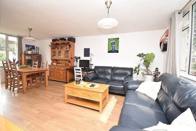 29, Carlyon Gardens, Exeter photo 3