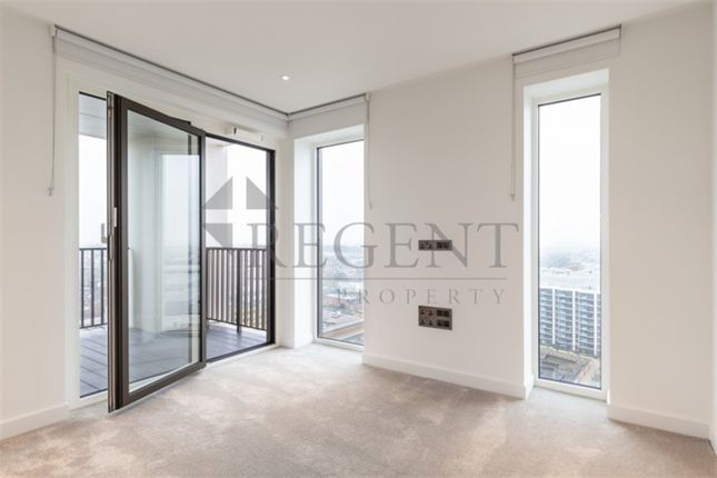 229, Belvedere Row Apartments, Fountain Park Way, London photo 4