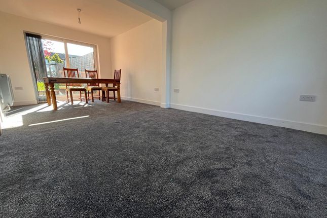 Thumbnail Property to rent in Tachbrook Road, Whitnash, Leamington Spa