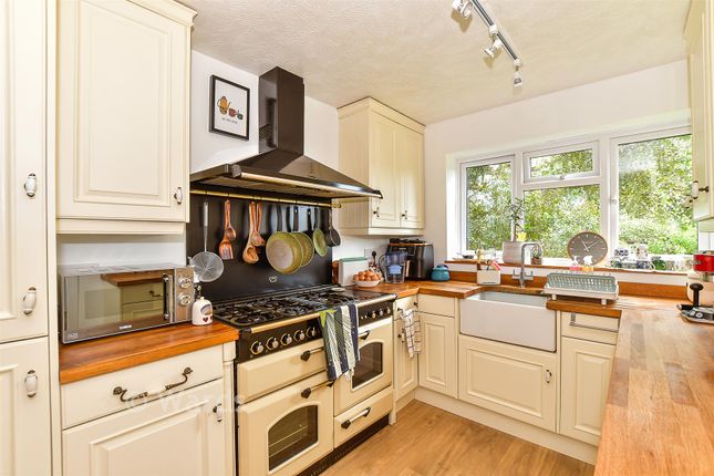 20, Siskin Gardens, Tonbridge photo 4