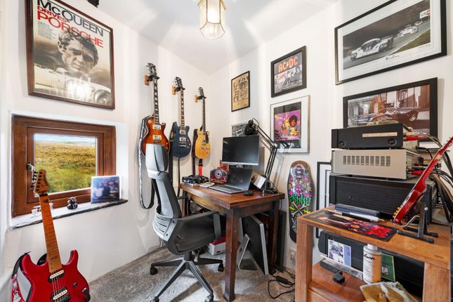 Jacketman_S Cottage Hdr-1.Jpg