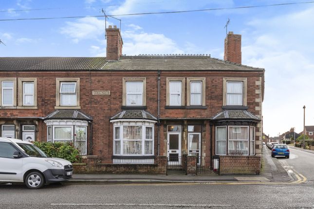 Terraced house for sale in Beacon Hill Road, Newark