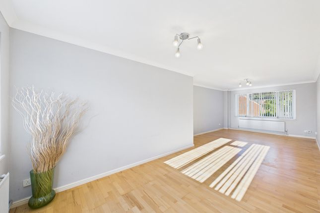 211, Northend, Hemel Hempstead photo 2