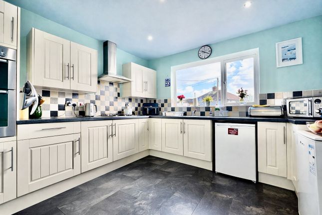 13, Mancetter Road, Warwickshire photo 2