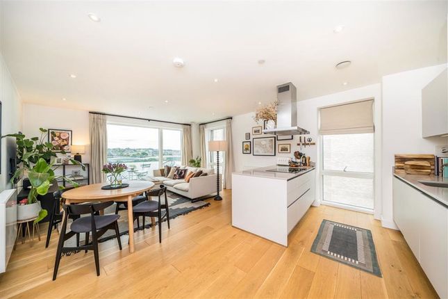 Flat 404, Fiske Villas, 27, West Parkside, London photo 4
