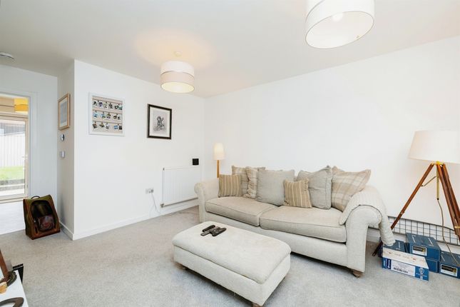 39, Foxhills Way, Brackley photo 2