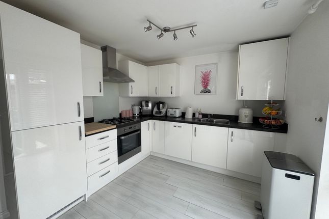33, Laxton Road, Aylesbury photo 5