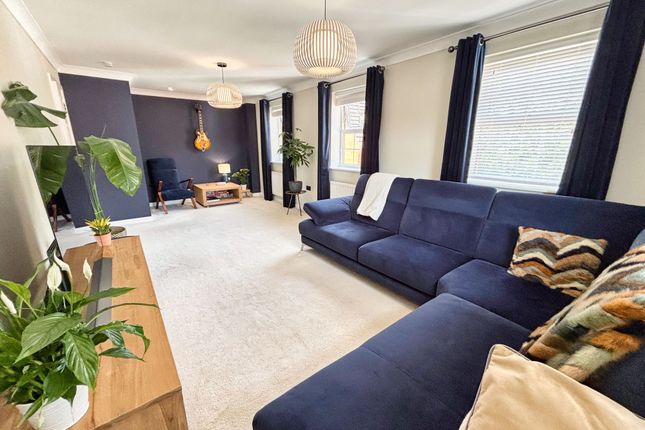 13 Bryn Dryslwyn, Bridgend photo 2