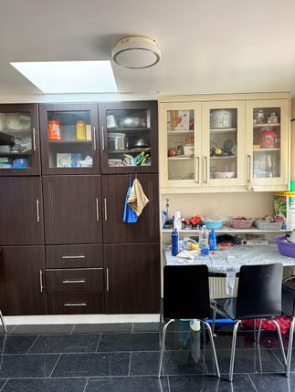 20, Buckingham Avenue, Feltham photo 5