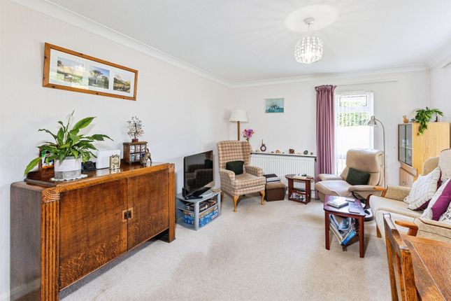 23, Larks Meade, Reading photo 4