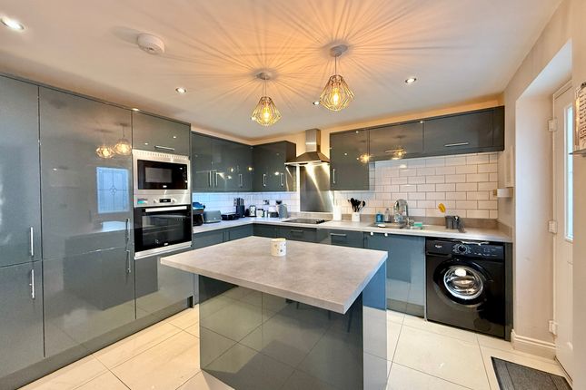 10 St Faith's Manor, Wakefield photo 3