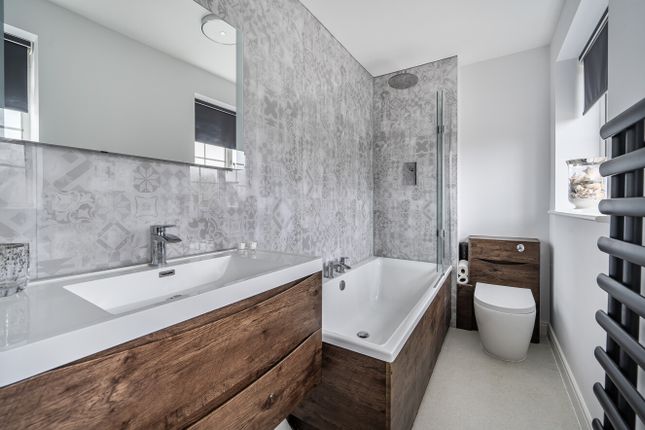 26, Delamere Drive, Swindon photo 5