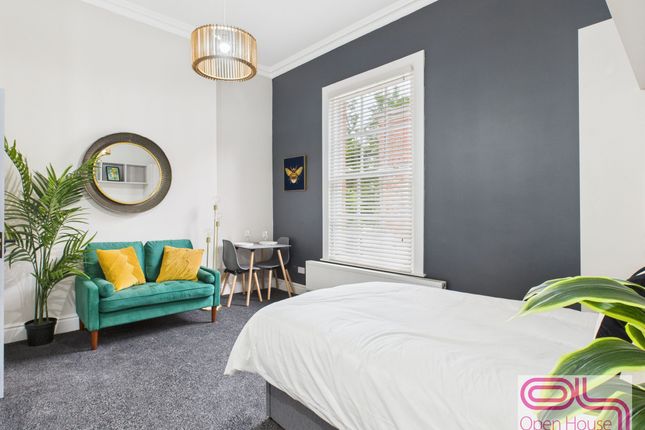 1-bed flat on 7 Avenham Terrace, Preston, £699/mo
