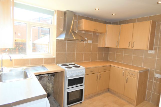 End terrace house to rent in Railway Street, Leyland