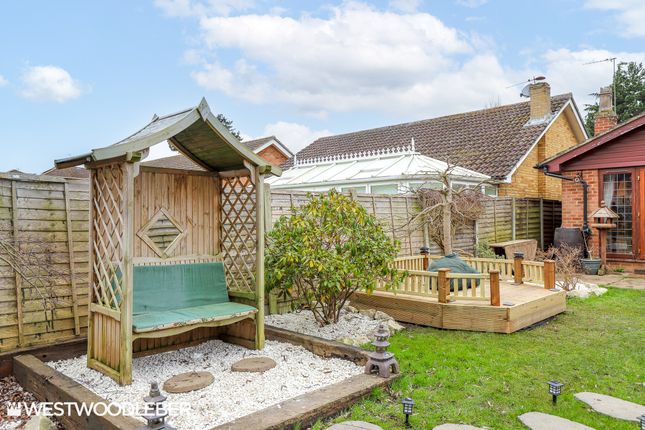 Detached bungalow to rent in Avenue Road, Hoddesdon