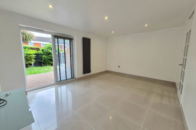19, Tintagel, Skelmersdale photo 4