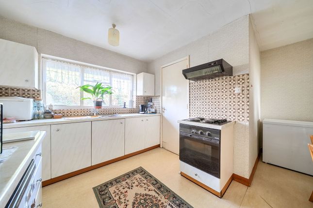 Broomside, Hare Lane, Lingfield photo 2