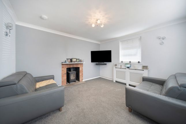 96, Tuddenham Avenue, Ipswich photo 2