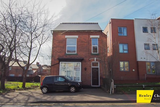 Flat to rent in Woodend Road, Erdington, Birmingham