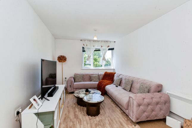 43, Aspects Court, Slough photo 4