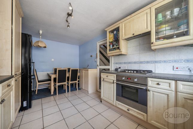 81, Park Barn Drive, Guildford photo 4